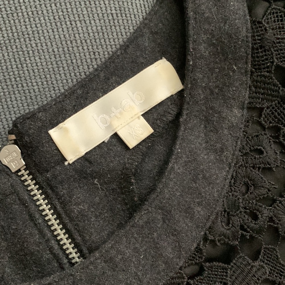 Wool (58%) Embroidered Top-XS - Picture 3 of 7